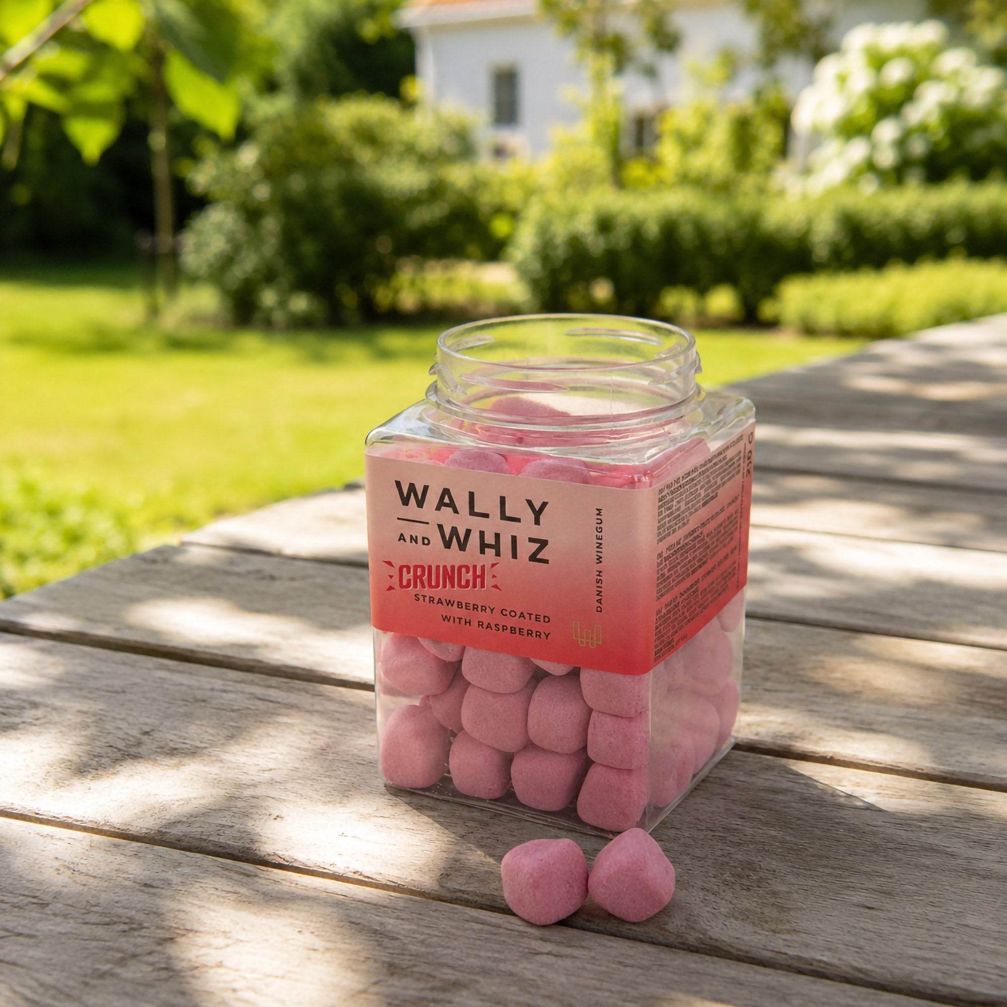 Strawberry with raspberry crunch, 210 g